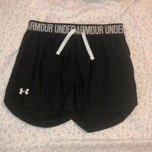UNDER ARMOR SHORTS